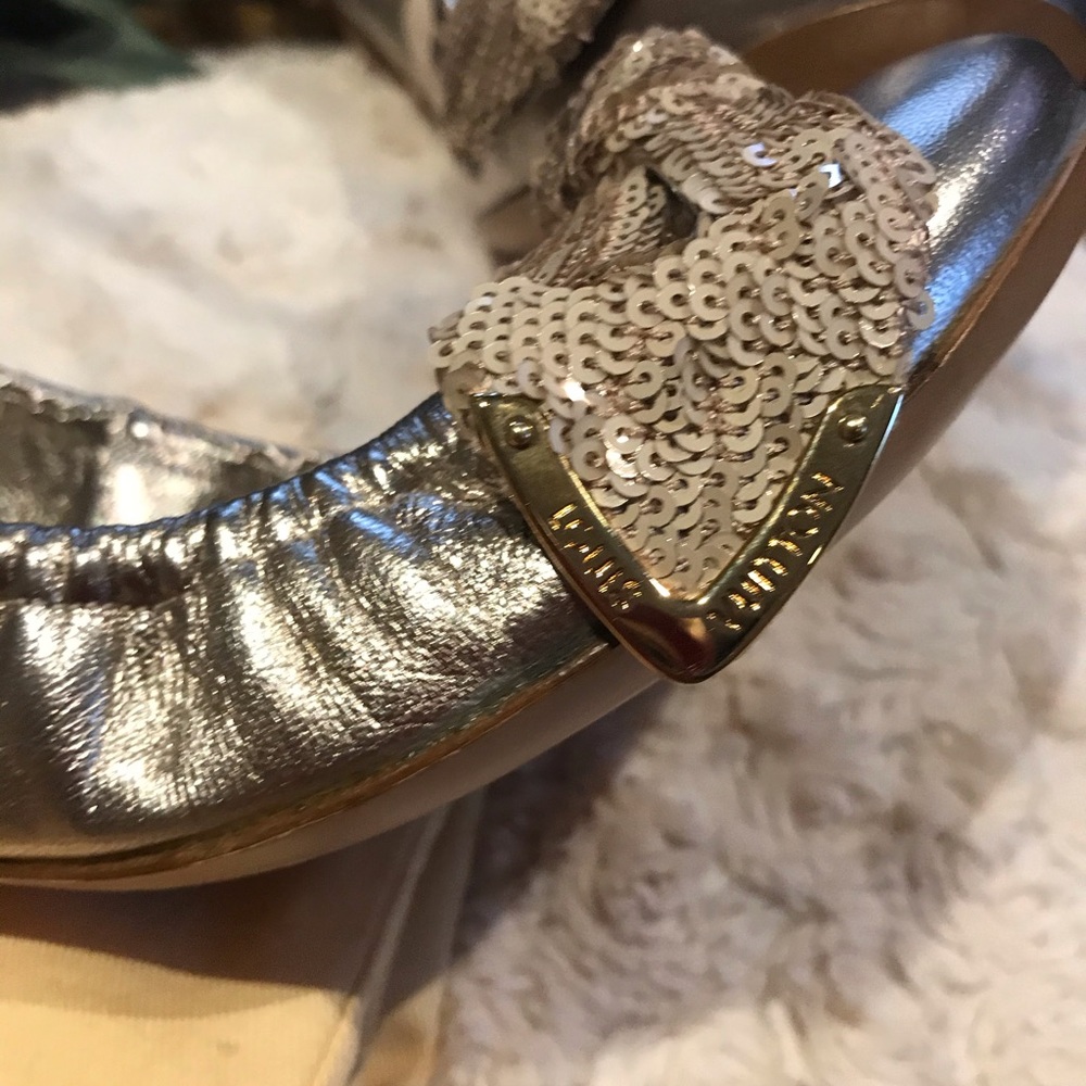 Louis Vuitton Metallic Leather Amulet Flats - Picture 7 of 15